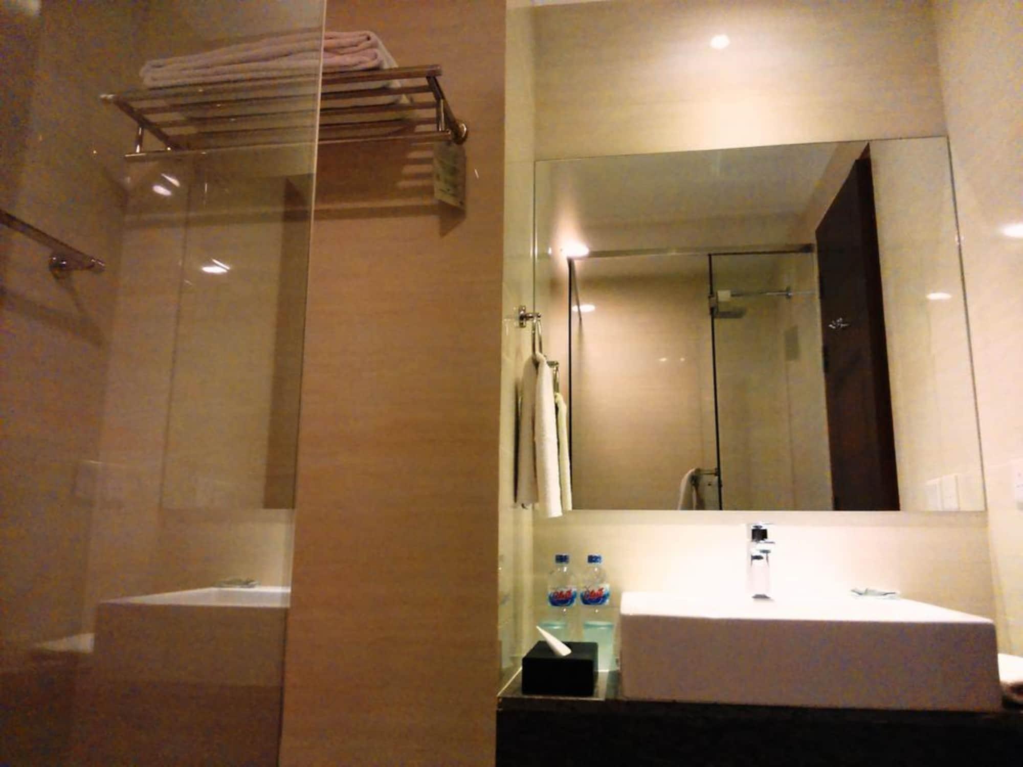 Hotel Santika Premiere Gubeng Surabaya Esterno foto