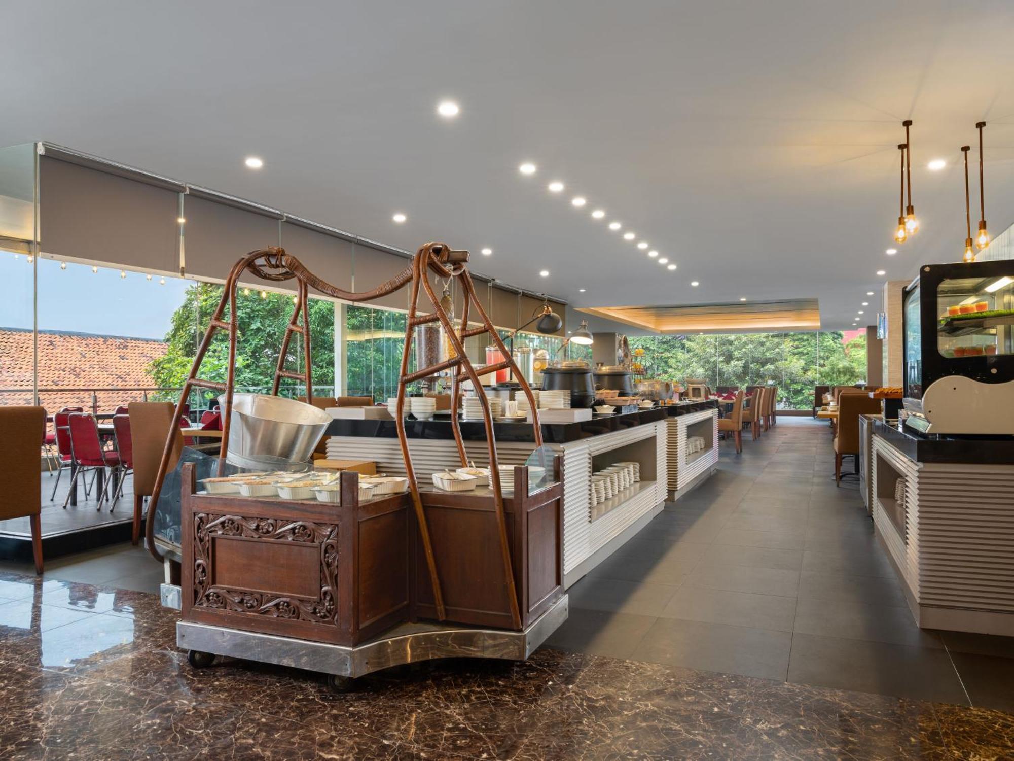 Hotel Santika Premiere Gubeng Surabaya Esterno foto