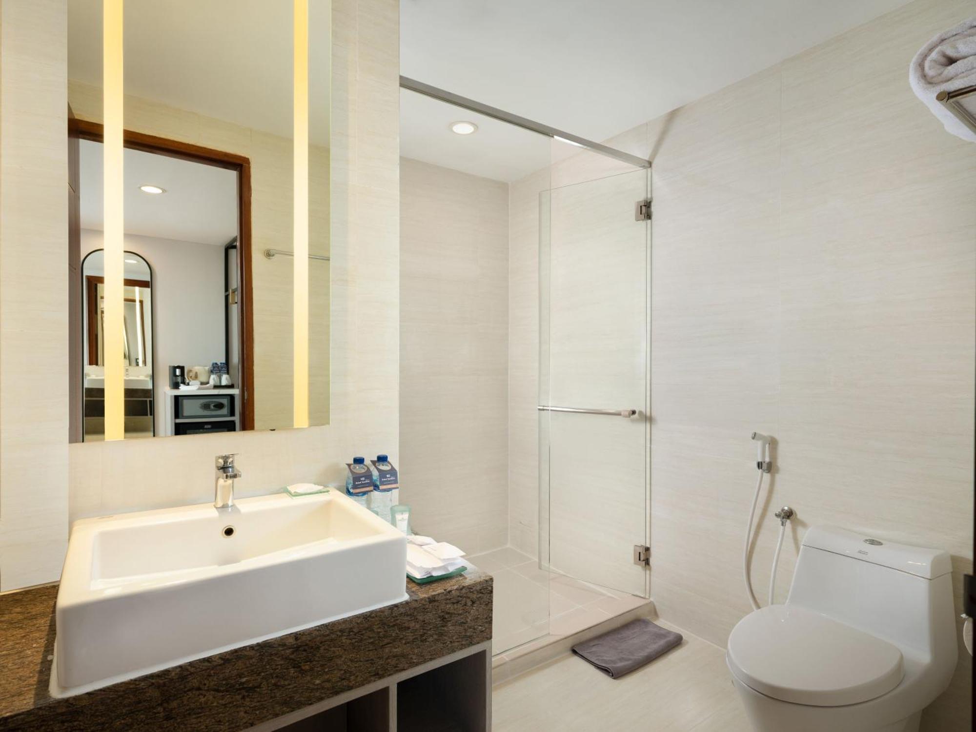 Hotel Santika Premiere Gubeng Surabaya Esterno foto