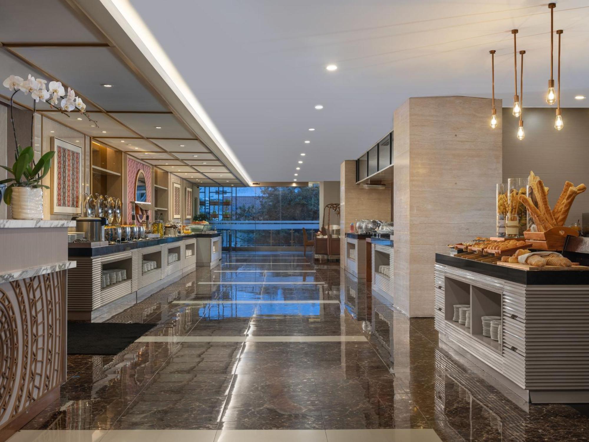 Hotel Santika Premiere Gubeng Surabaya Esterno foto