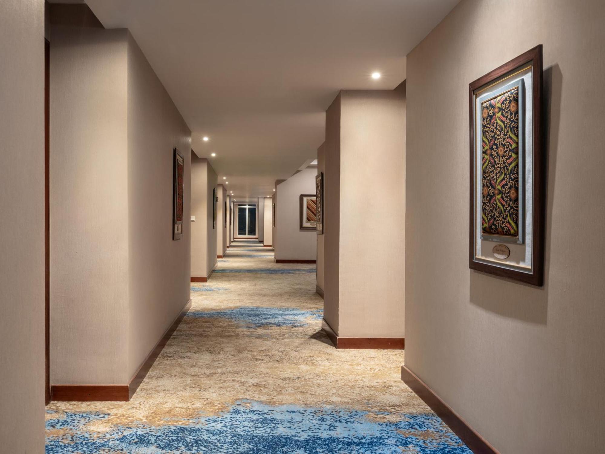 Hotel Santika Premiere Gubeng Surabaya Esterno foto