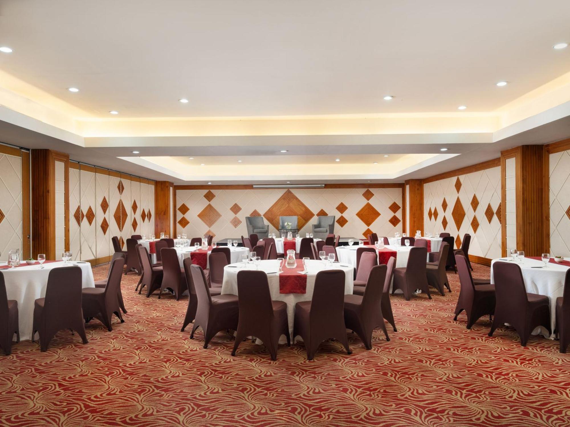 Hotel Santika Premiere Gubeng Surabaya Esterno foto