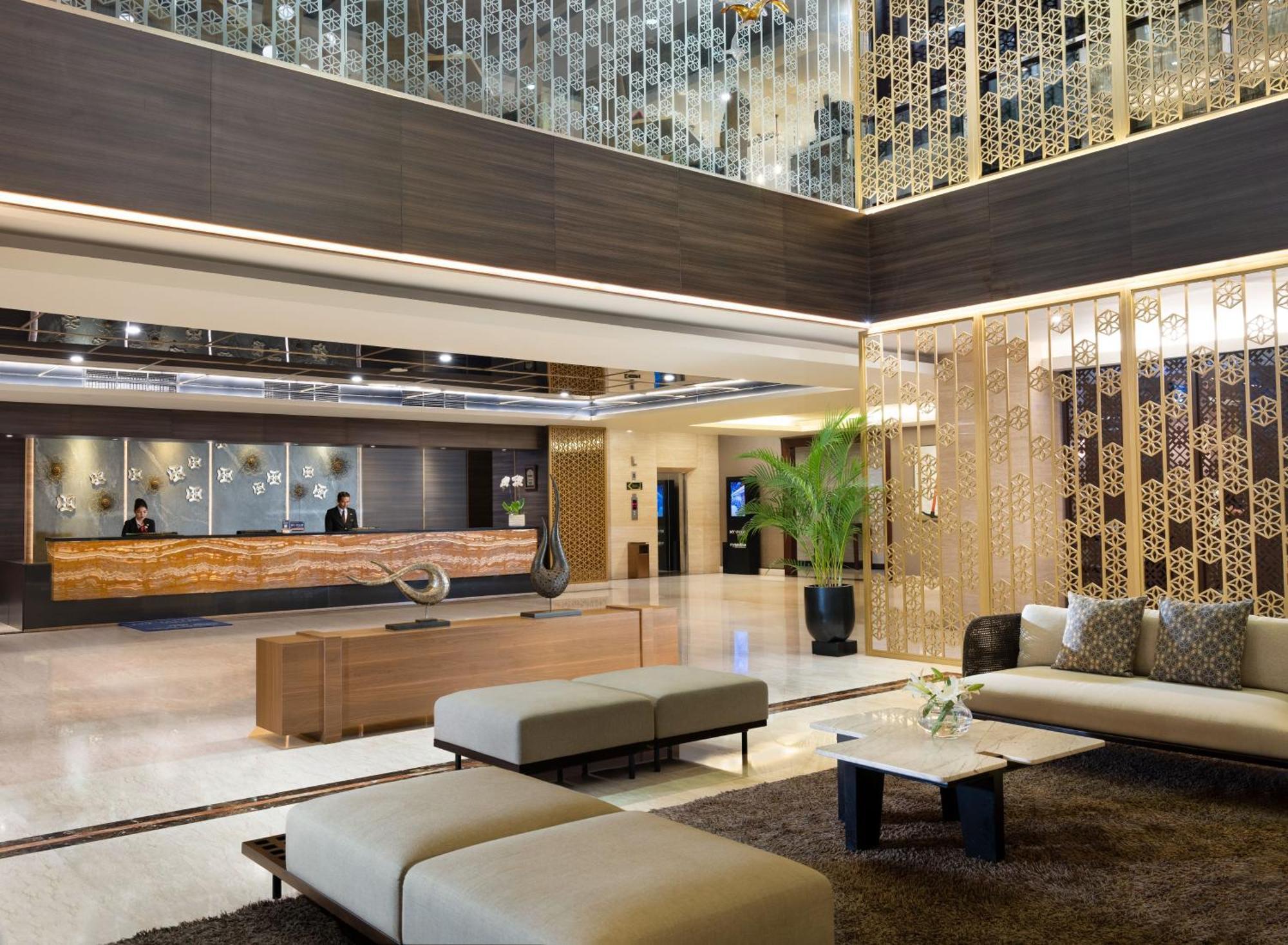 Hotel Santika Premiere Gubeng Surabaya Esterno foto