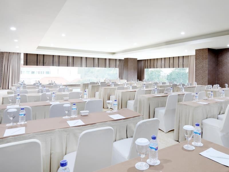 Hotel Santika Premiere Gubeng Surabaya Esterno foto