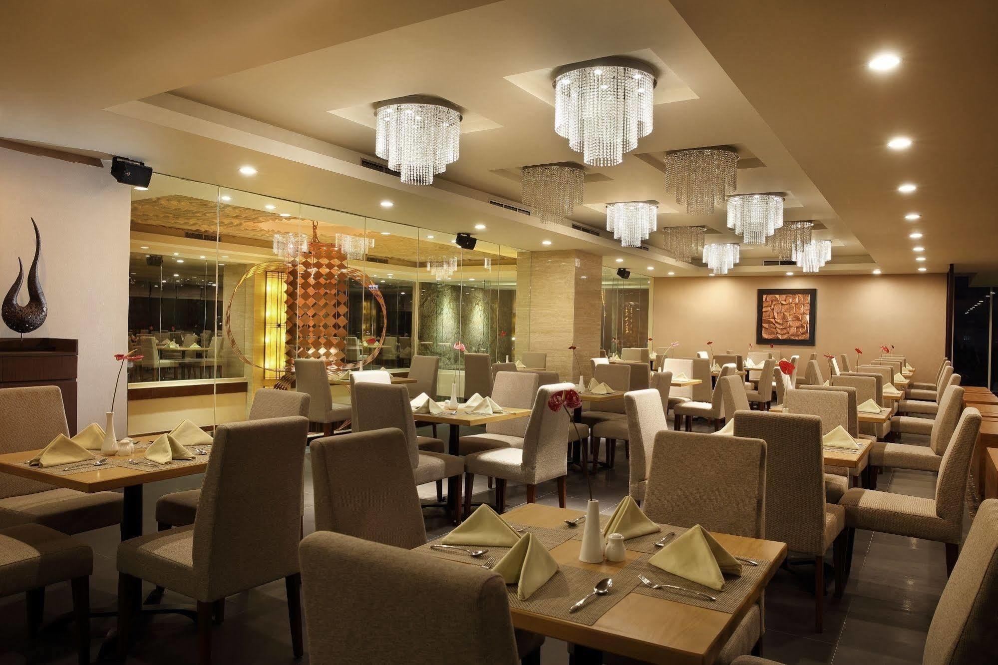 Hotel Santika Premiere Gubeng Surabaya Esterno foto